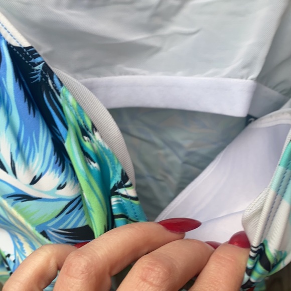 Croft and Barrow swim top sz. 12 - Picture 2 of 4